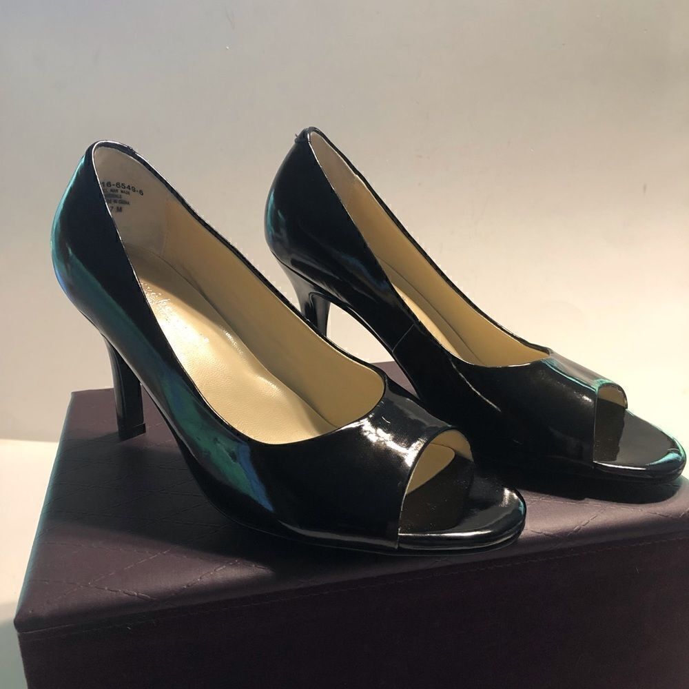 Harve’ Bernard Black Patent Leather Peep Toe Heels